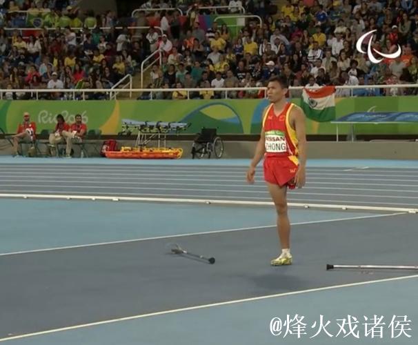 钟志强跳远摘铜，再次感动全网